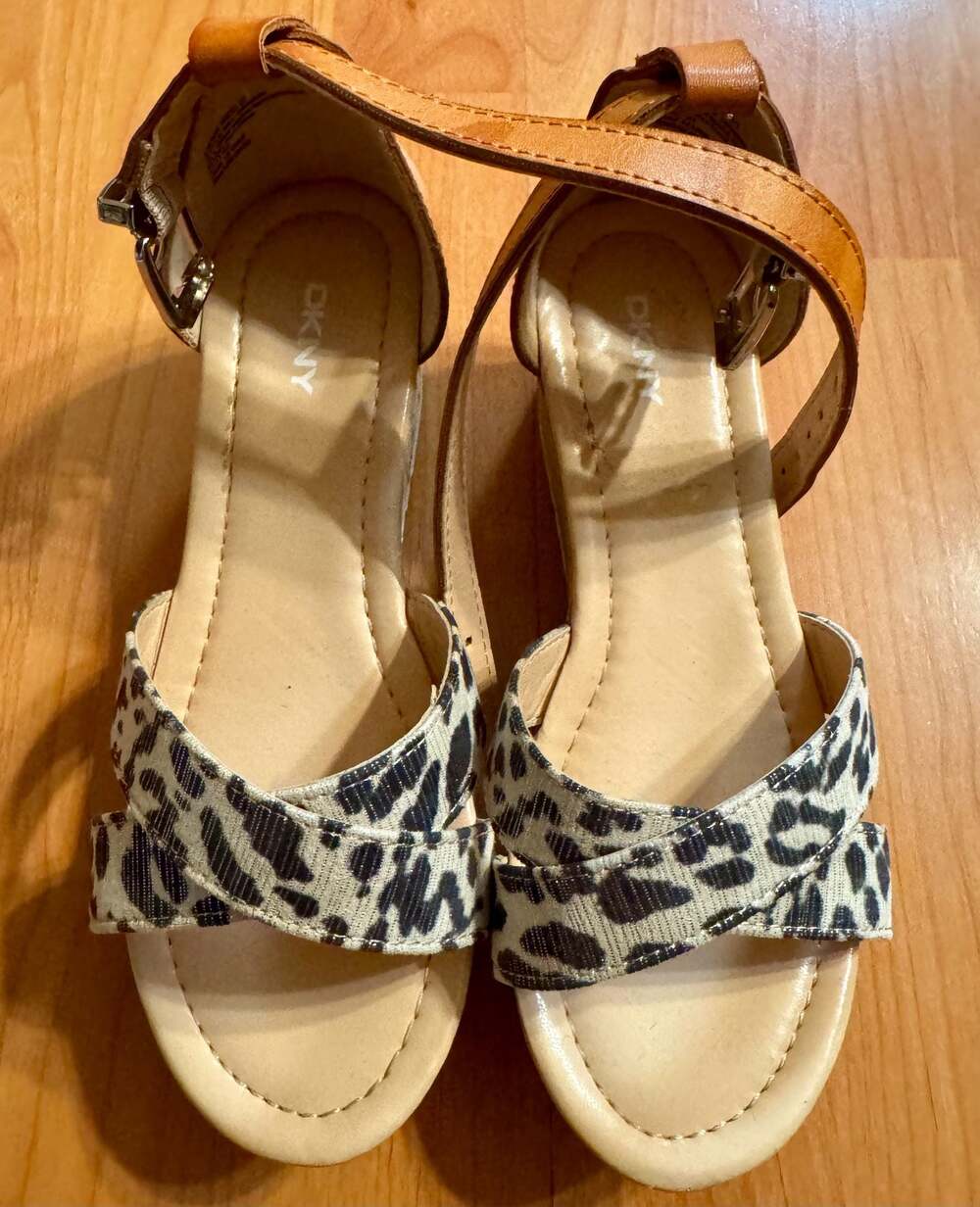 Size 2 DKNY Girls Cork Platform Wedge Sandals in Animal Print